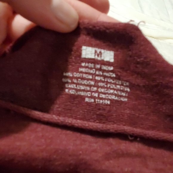 Bloomsburg Huskies sweater - Picture 4 of 4